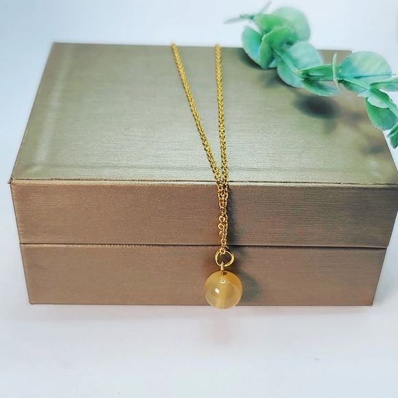 Orange Agate gold plated chain Pendant - Picture 1 of 3